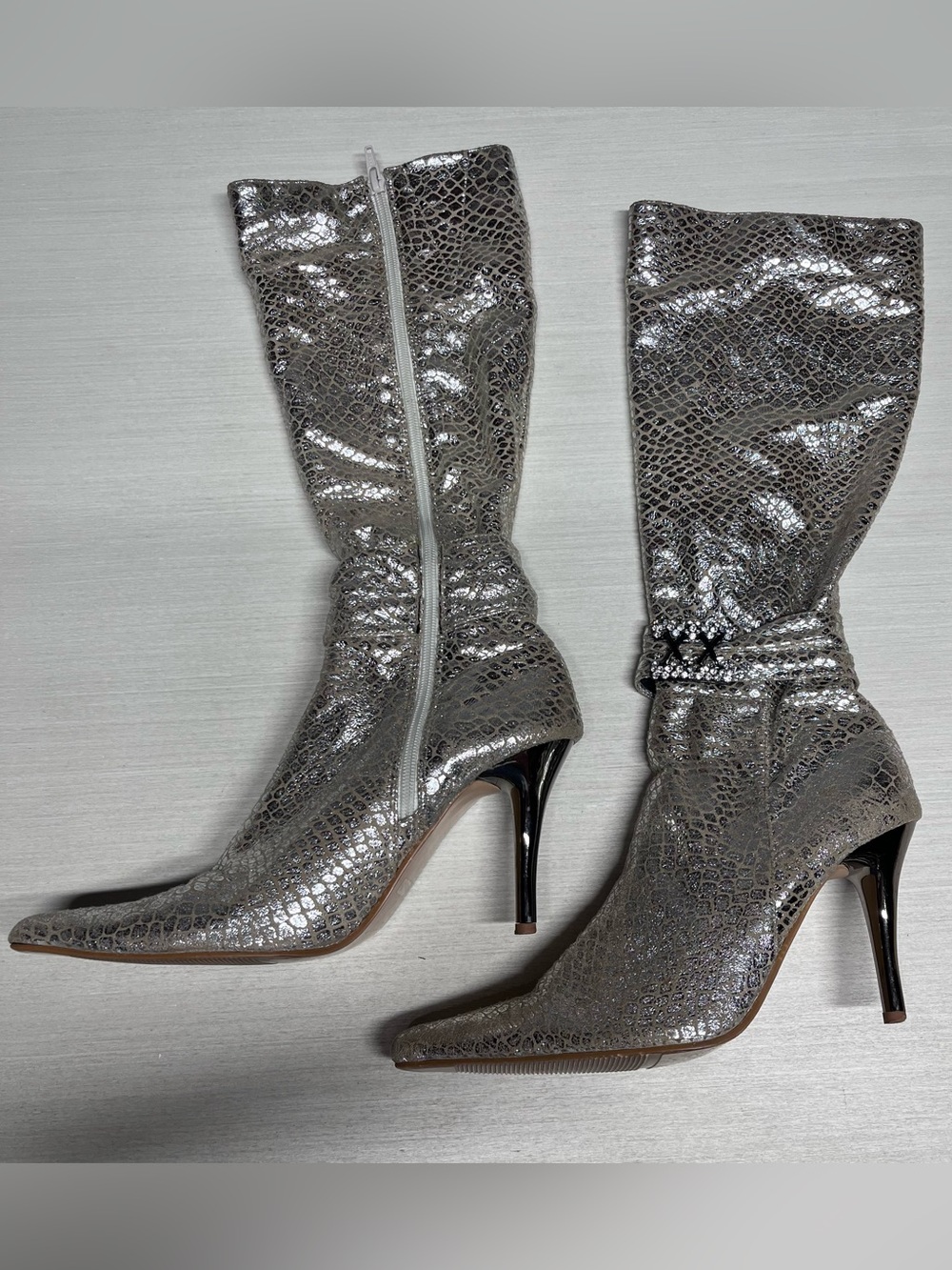 In & Out Vintage 90’s Y2K Sliver Snakeskin Textured Pointed Knee High Boots size
